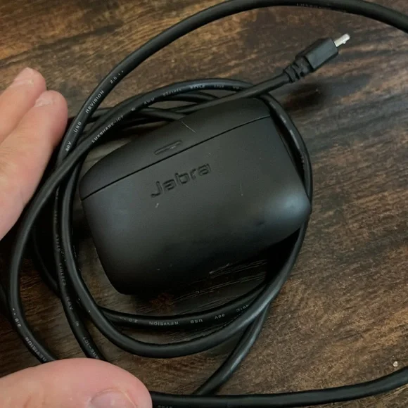 Jabra wireless earbuds with case and charger #138 - Picture 3 of 4